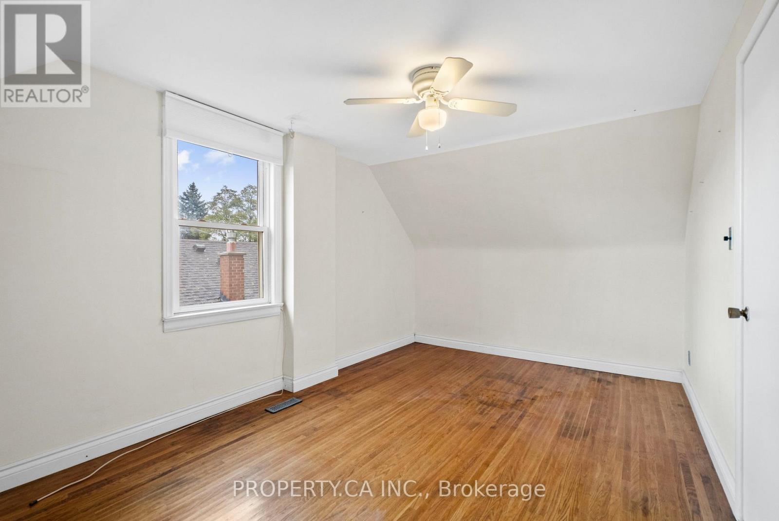 3 Ambleside Avenue, Toronto, Ontario  M8Z 2H5 - Photo 19 - W12505352