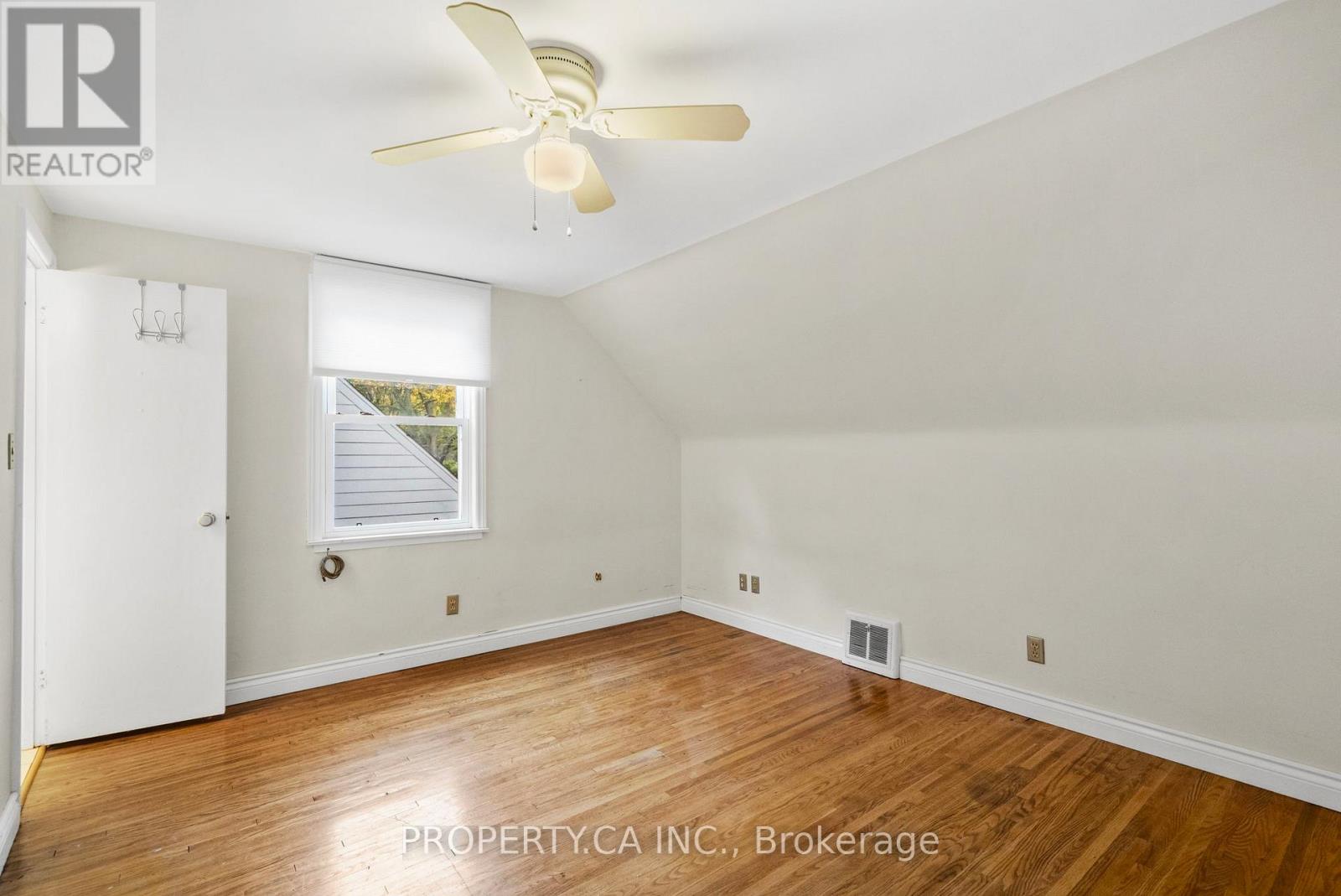 3 Ambleside Avenue, Toronto, Ontario  M8Z 2H5 - Photo 23 - W12505352