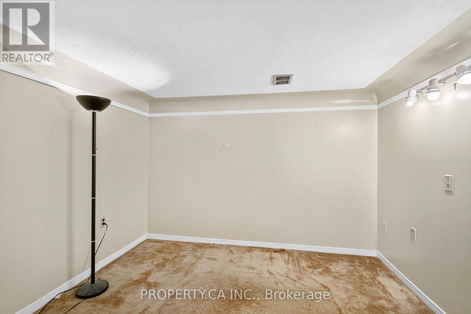 3 Ambleside Avenue, Toronto, Ontario  M8Z 2H5 - Photo 37 - W12505352