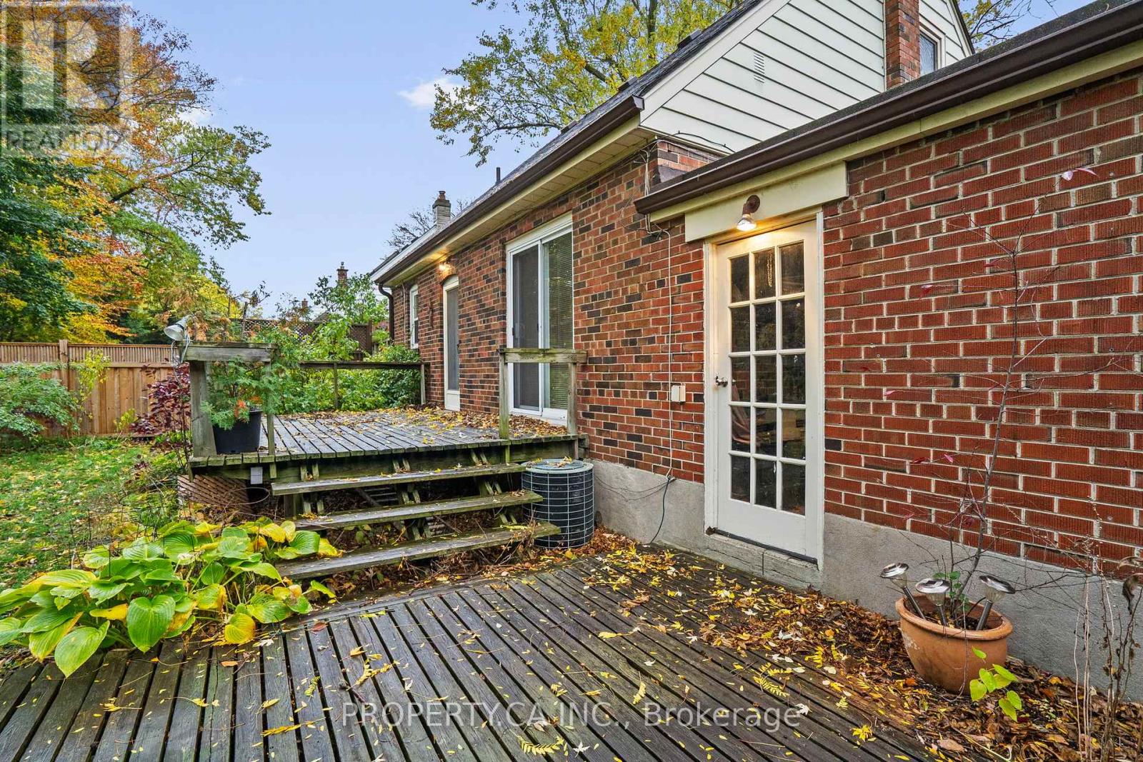 3 Ambleside Avenue, Toronto, Ontario  M8Z 2H5 - Photo 43 - W12505352