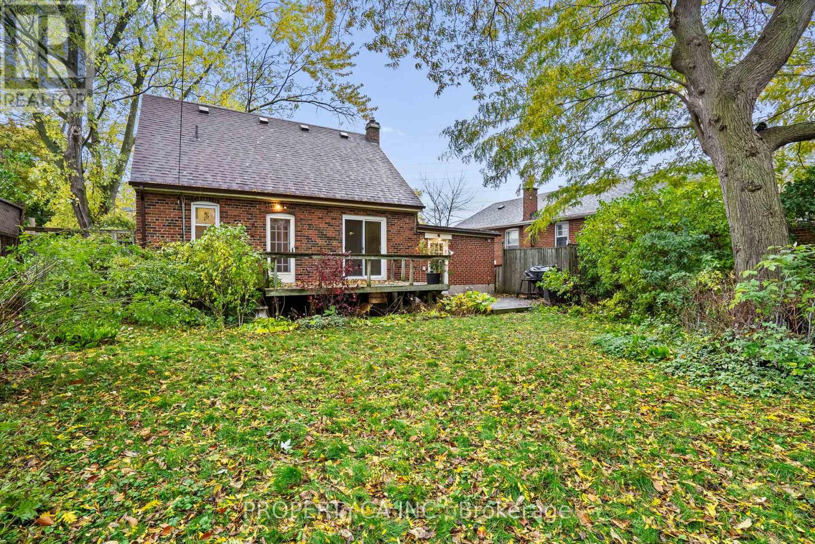 3 Ambleside Avenue, Toronto, Ontario  M8Z 2H5 - Photo 5 - W12505352