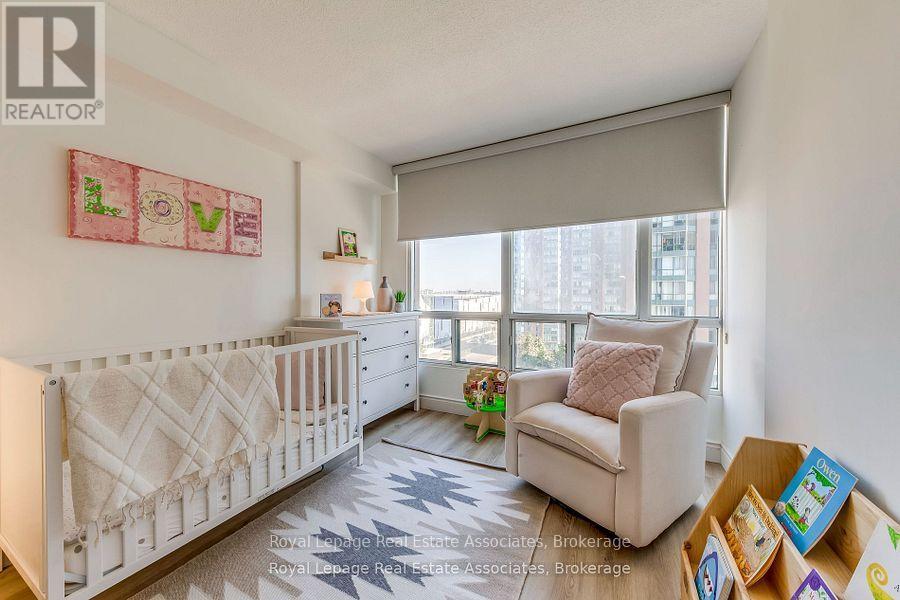 901 - 155 Hillcrest Avenue, Mississauga, Ontario  L5B 3Z2 - Photo 14 - W12505354