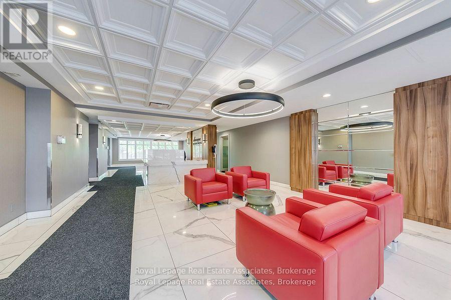 901 - 155 Hillcrest Avenue, Mississauga, Ontario  L5B 3Z2 - Photo 17 - W12505354