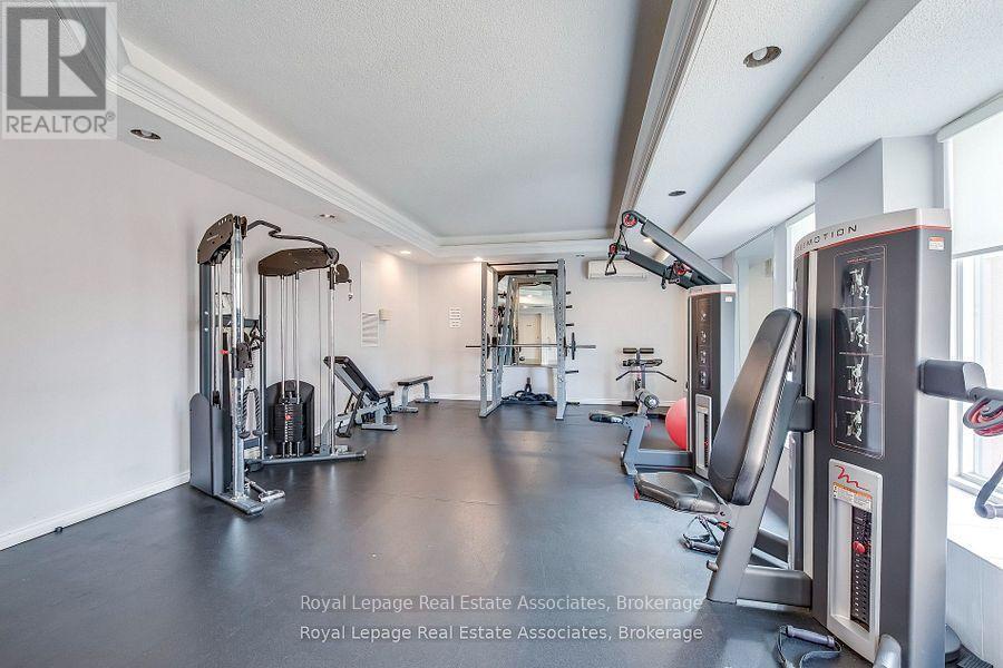 901 - 155 Hillcrest Avenue, Mississauga, Ontario  L5B 3Z2 - Photo 19 - W12505354