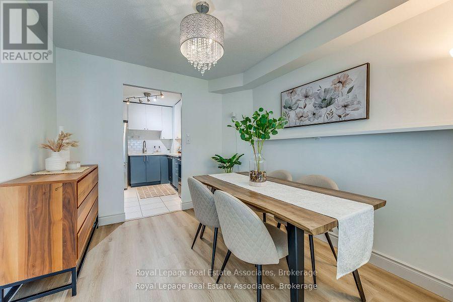 901 - 155 Hillcrest Avenue, Mississauga, Ontario  L5B 3Z2 - Photo 8 - W12505354