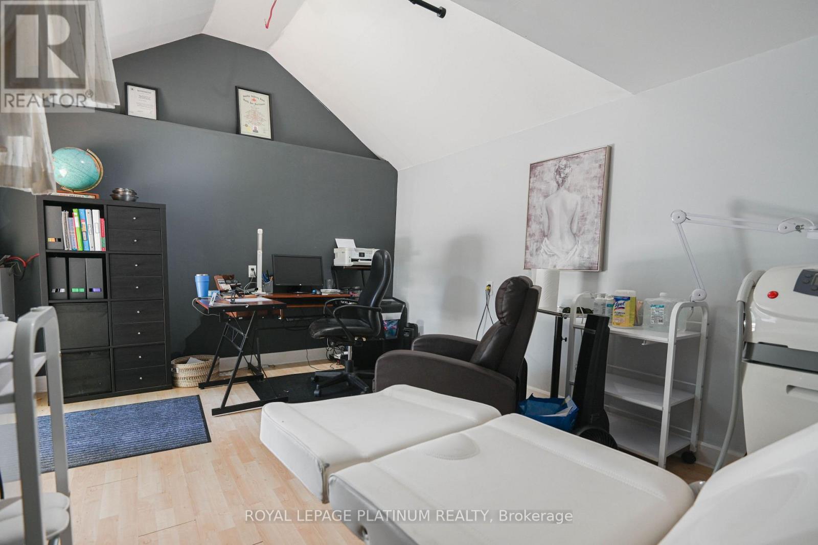 37 Dundas Street W, Mississauga, Ontario  L5B 1H2 - Photo 16 - W12505362