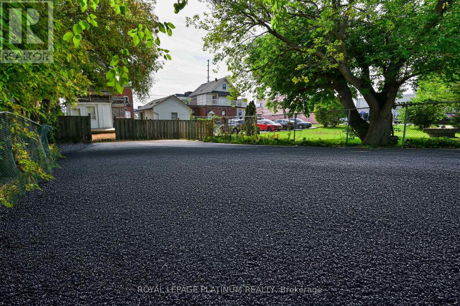 37 Dundas Street W, Mississauga, Ontario  L5B 1H2 - Photo 33 - W12505362