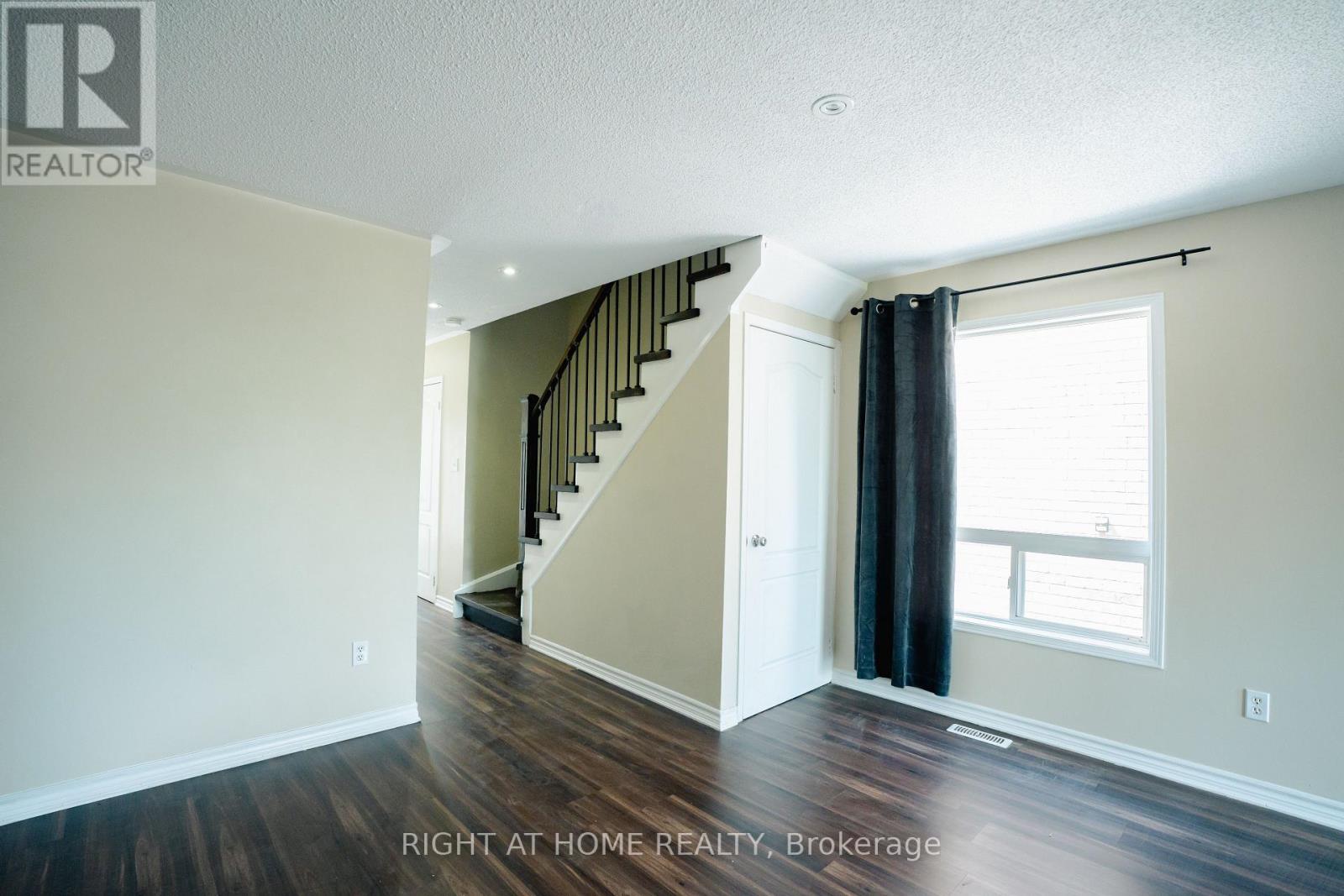 16 Lonestar Crescent, Brampton, Ontario  L7A 2H9 - Photo 11 - W12505384