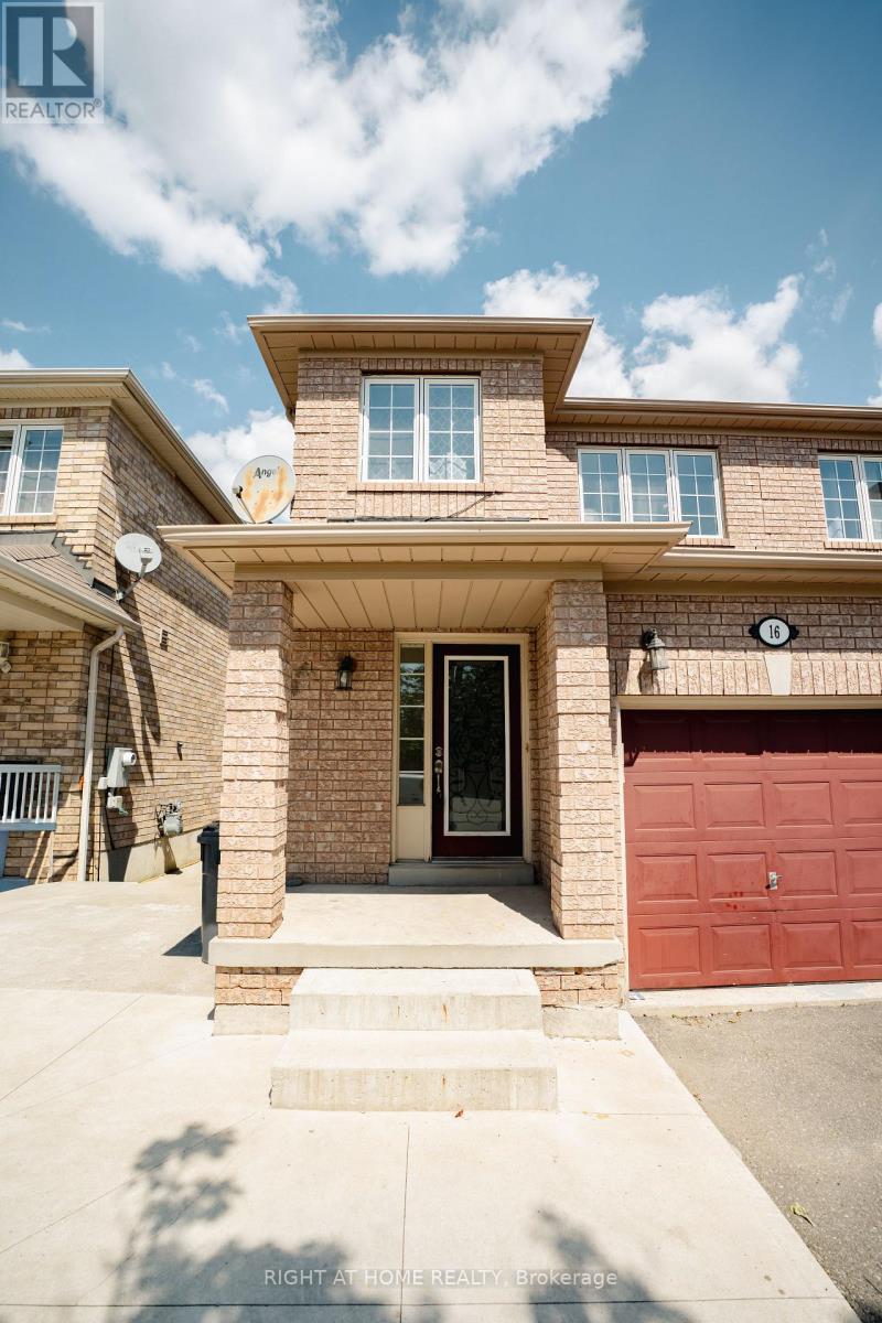 16 Lonestar Crescent, Brampton, Ontario  L7A 2H9 - Photo 5 - W12505384