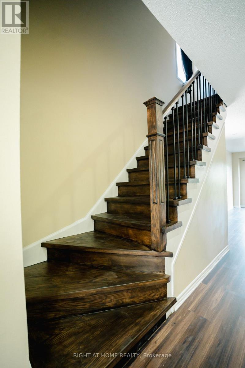 16 Lonestar Crescent, Brampton, Ontario  L7A 2H9 - Photo 9 - W12505384