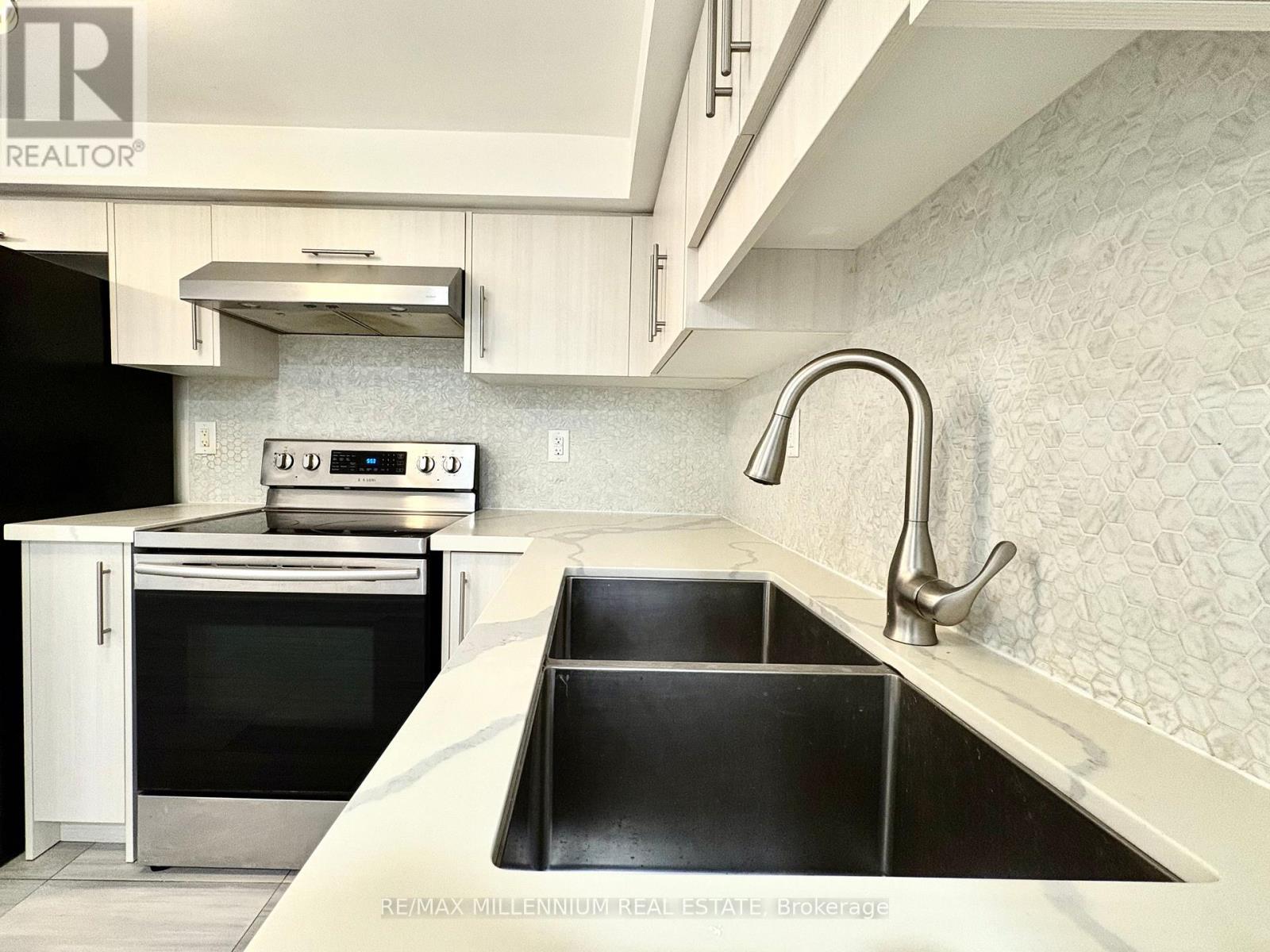 149 Campbell Avenue, Toronto, Ontario  M6P 3V1 - Photo 14 - W12505386