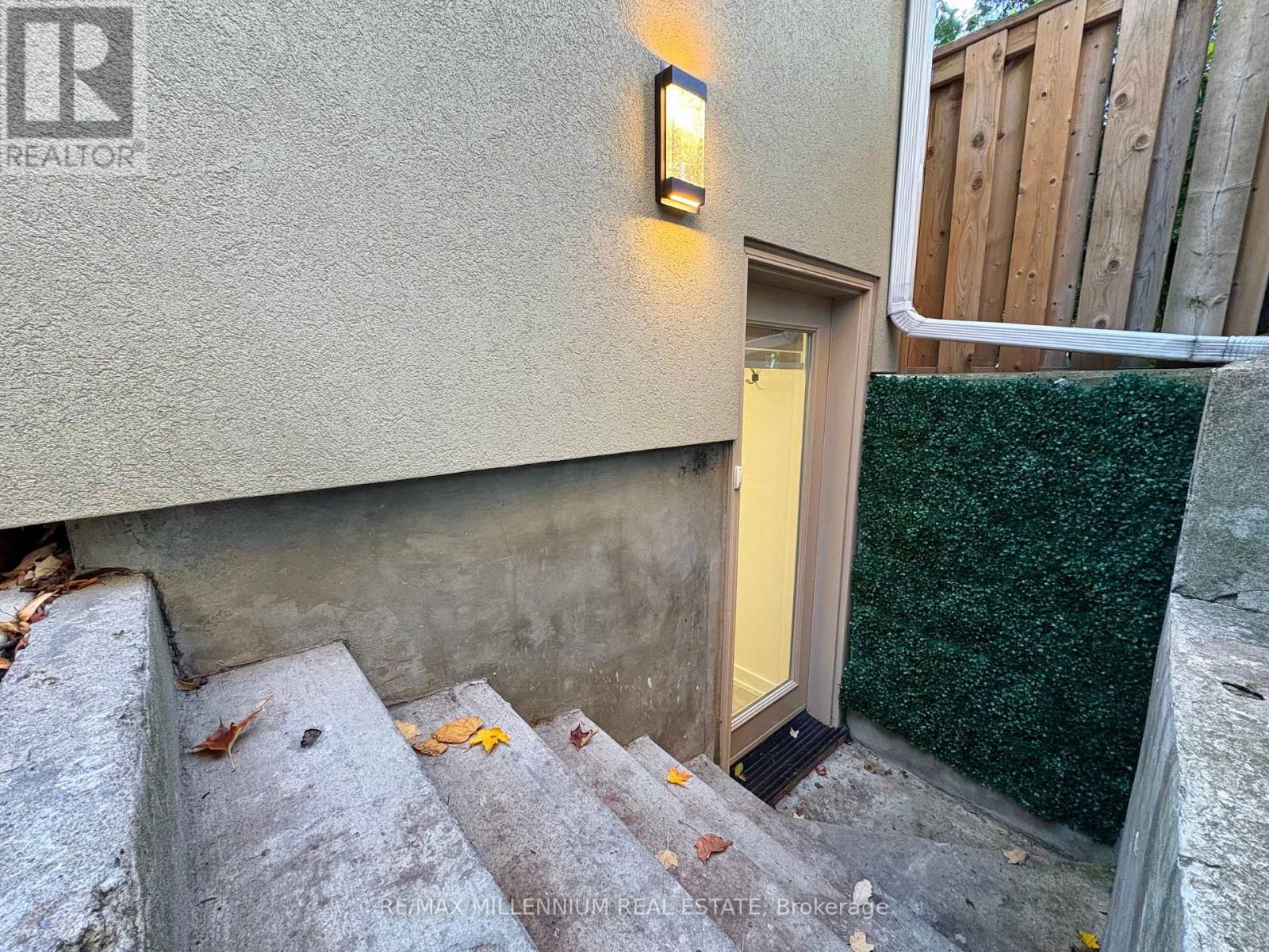 149 Campbell Avenue, Toronto, Ontario  M6P 3V1 - Photo 16 - W12505386