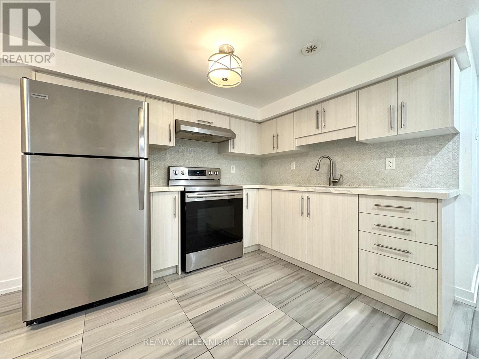 149 Campbell Avenue, Toronto, Ontario  M6P 3V1 - Photo 4 - W12505386