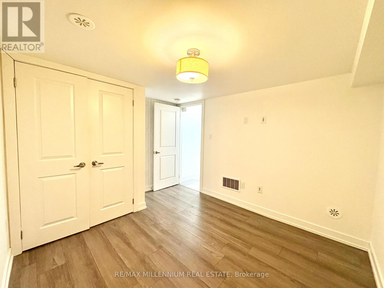 149 Campbell Avenue, Toronto, Ontario  M6P 3V1 - Photo 7 - W12505386