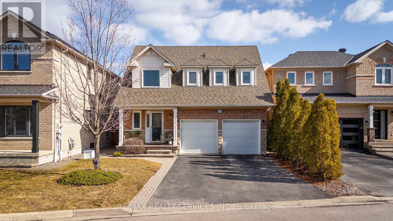 3748 Pearlstone Drive, Mississauga, Ontario  L5M 7H1 - Photo 2 - W12505416