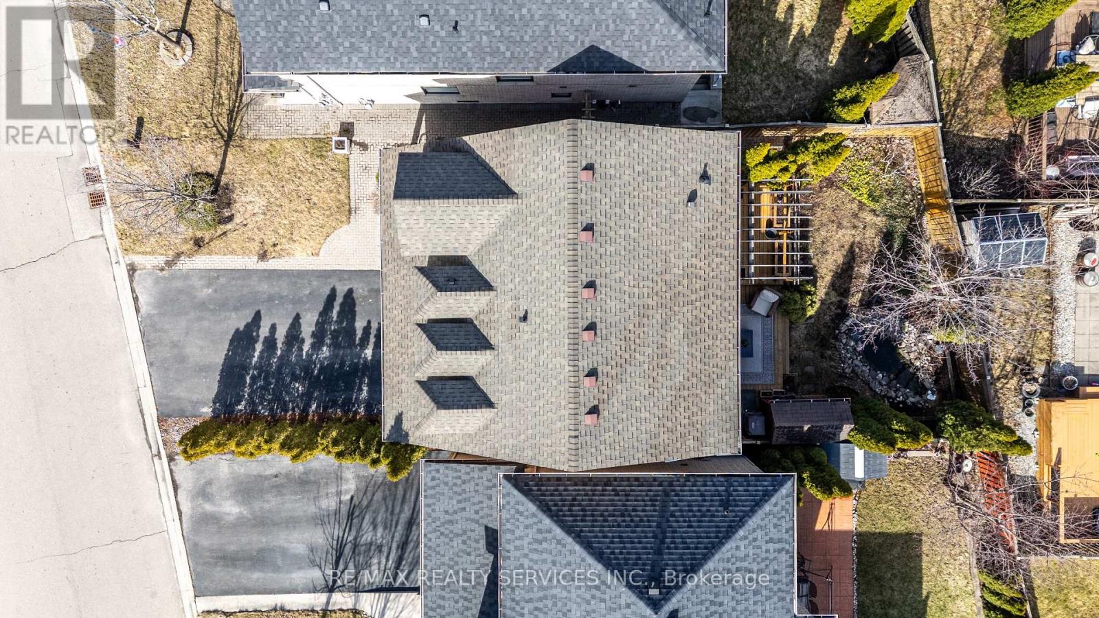 3748 Pearlstone Drive, Mississauga, Ontario  L5M 7H1 - Photo 3 - W12505416