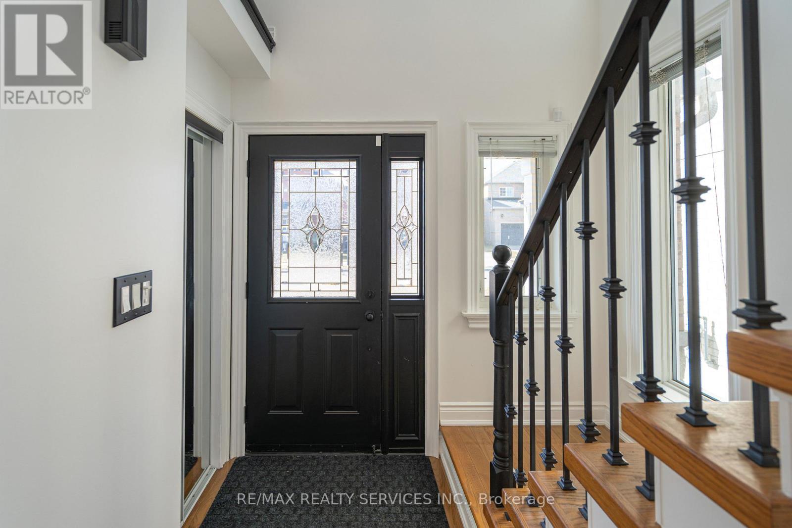 3748 Pearlstone Drive, Mississauga, Ontario  L5M 7H1 - Photo 7 - W12505416