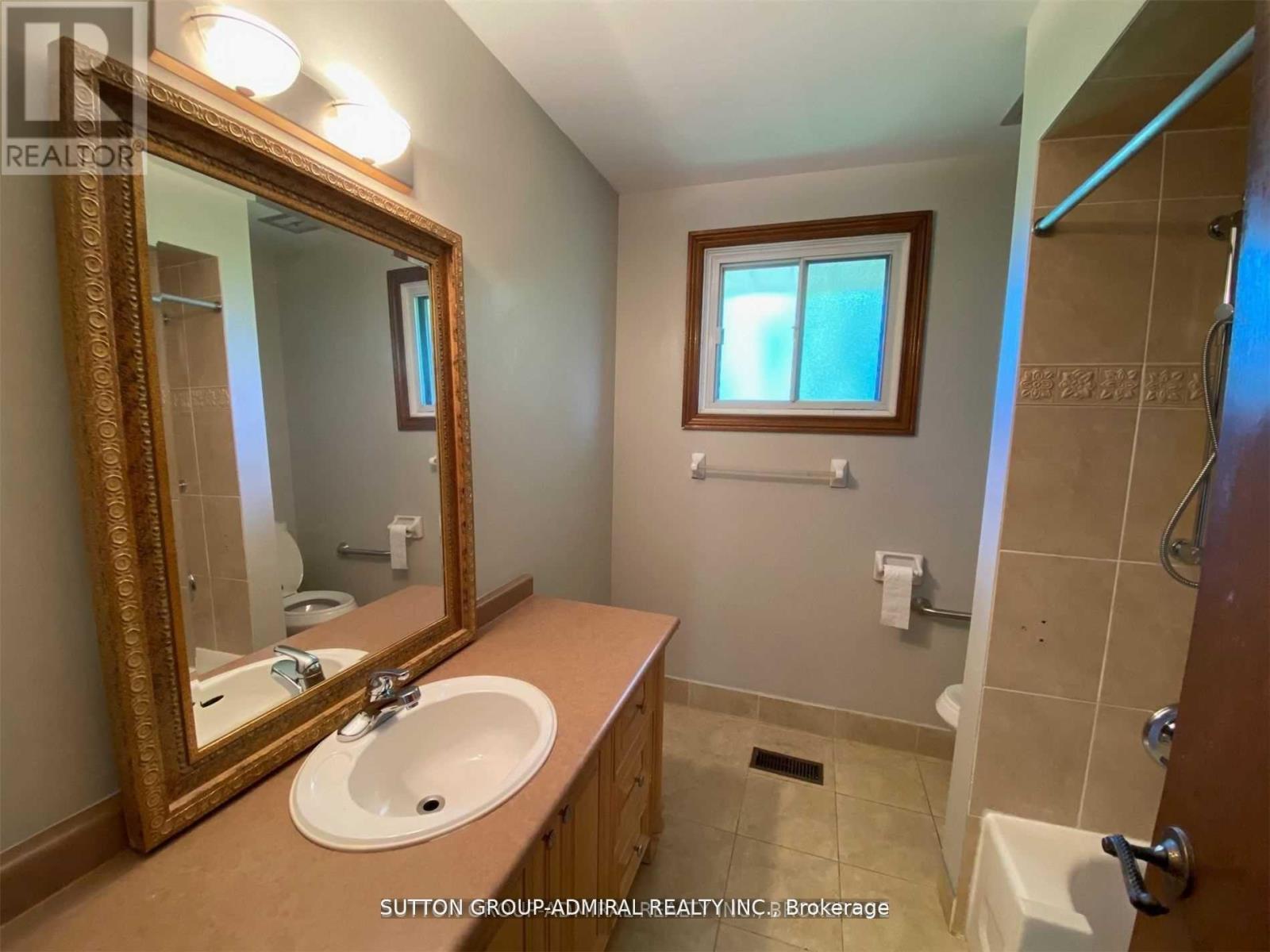 10623 Clarkway Drive, Brampton, Ontario  L6P 0W2 - Photo 13 - W12505428