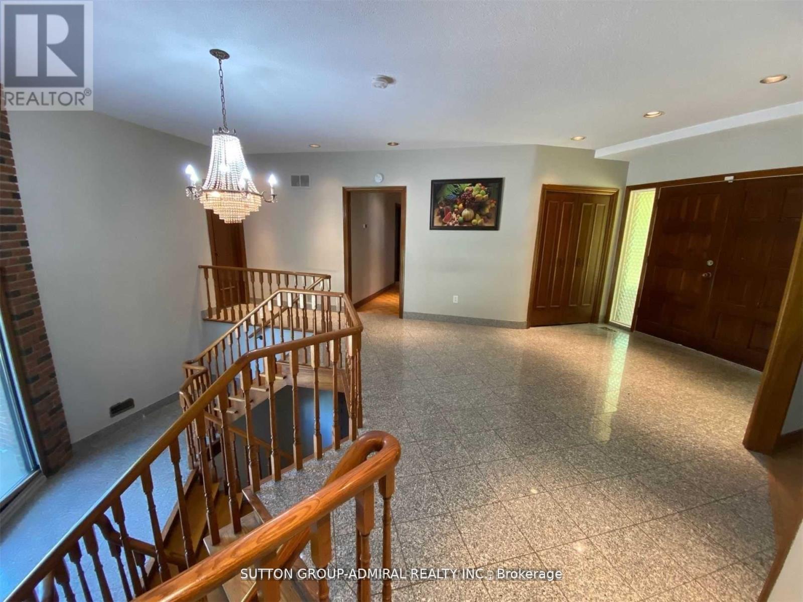 10623 Clarkway Drive, Brampton, Ontario  L6P 0W2 - Photo 9 - W12505428