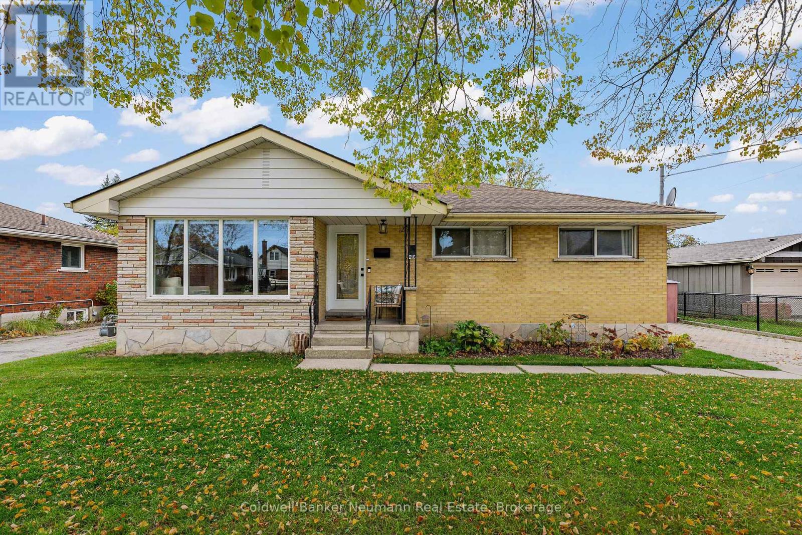 216 METCALFE STREET, Guelph, Ontario