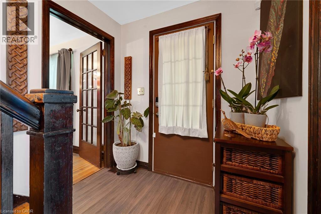 30 Centre Street, Cambridge, Ontario  N1R 4E5 - Photo 2 - 40773500