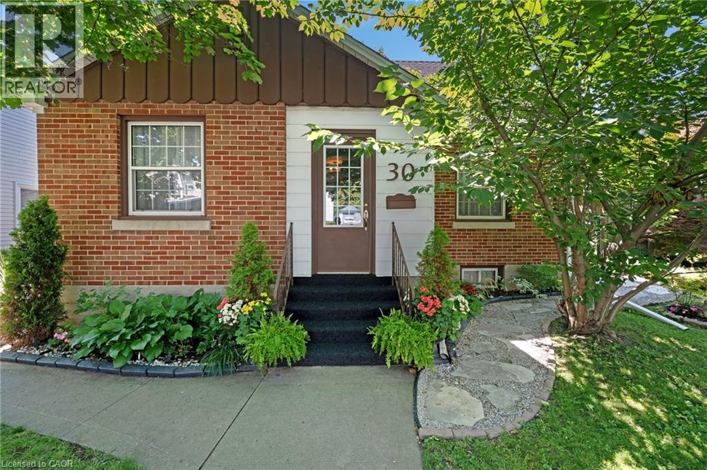 30 CENTRE Street, Cambridge, Ontario