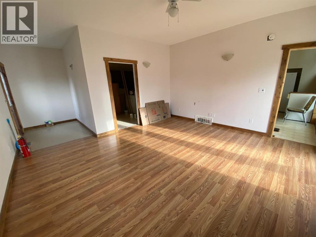 663 11 Avenue, Carstairs, Alberta  T0M 0N0 - Photo 15 - A2268222