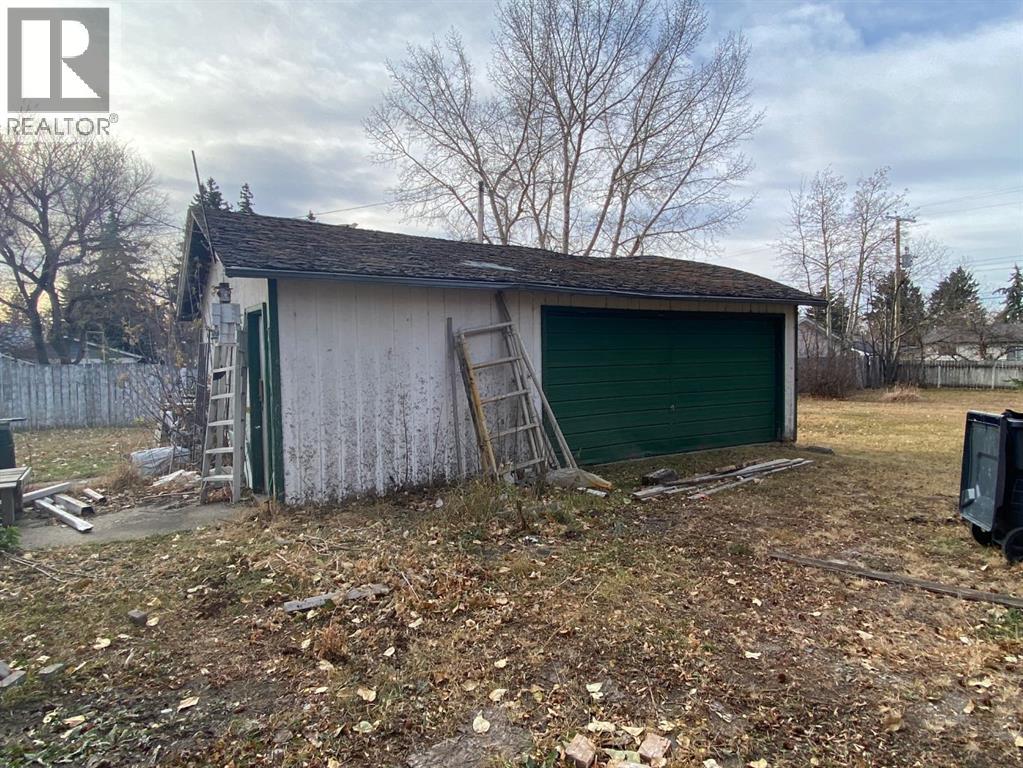 663 11 Avenue, Carstairs, Alberta  T0M 0N0 - Photo 9 - A2268222