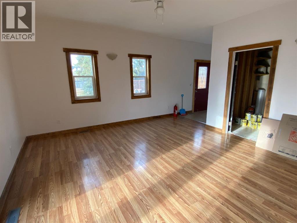 663 11 Avenue, Carstairs, Alberta  T0M 0N0 - Photo 13 - A2268222