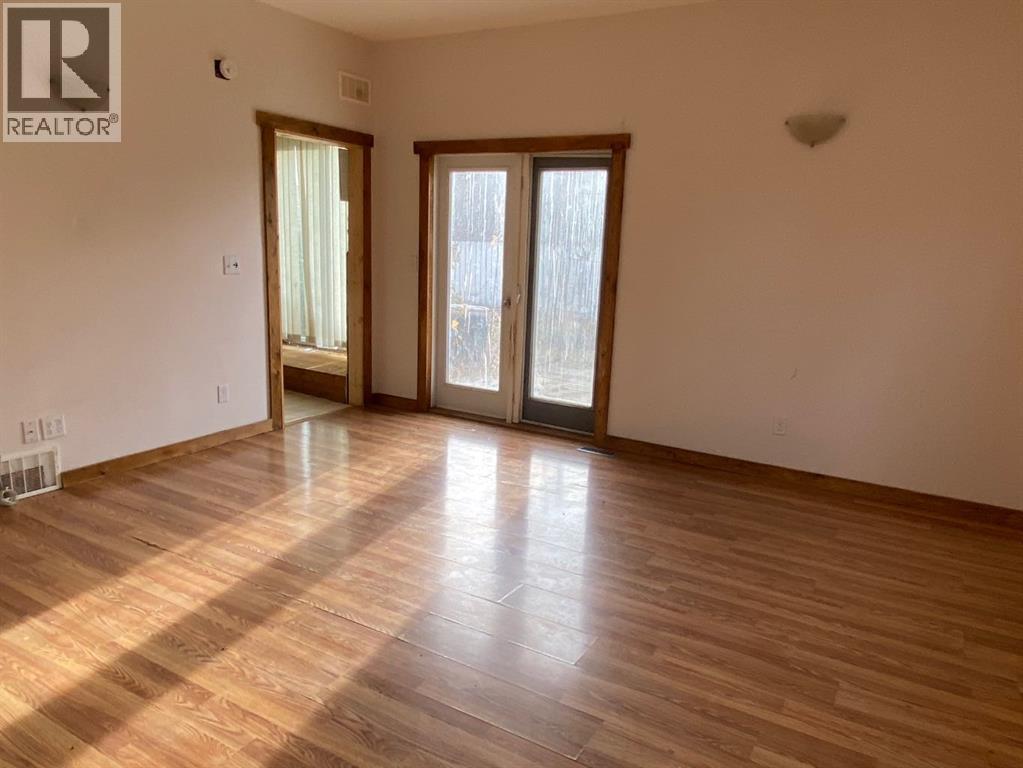 663 11 Avenue, Carstairs, Alberta  T0M 0N0 - Photo 14 - A2268222