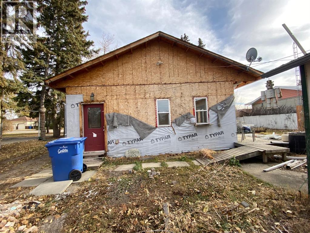 663 11 Avenue, Carstairs, Alberta  T0M 0N0 - Photo 8 - A2268222