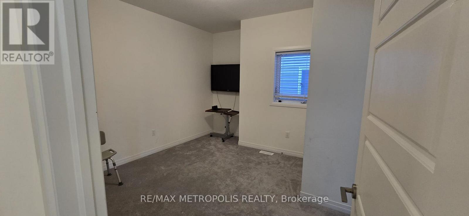 108 Hitchman Street, Brant, Ontario  N3L 0M2 - Photo 14 - X12505272