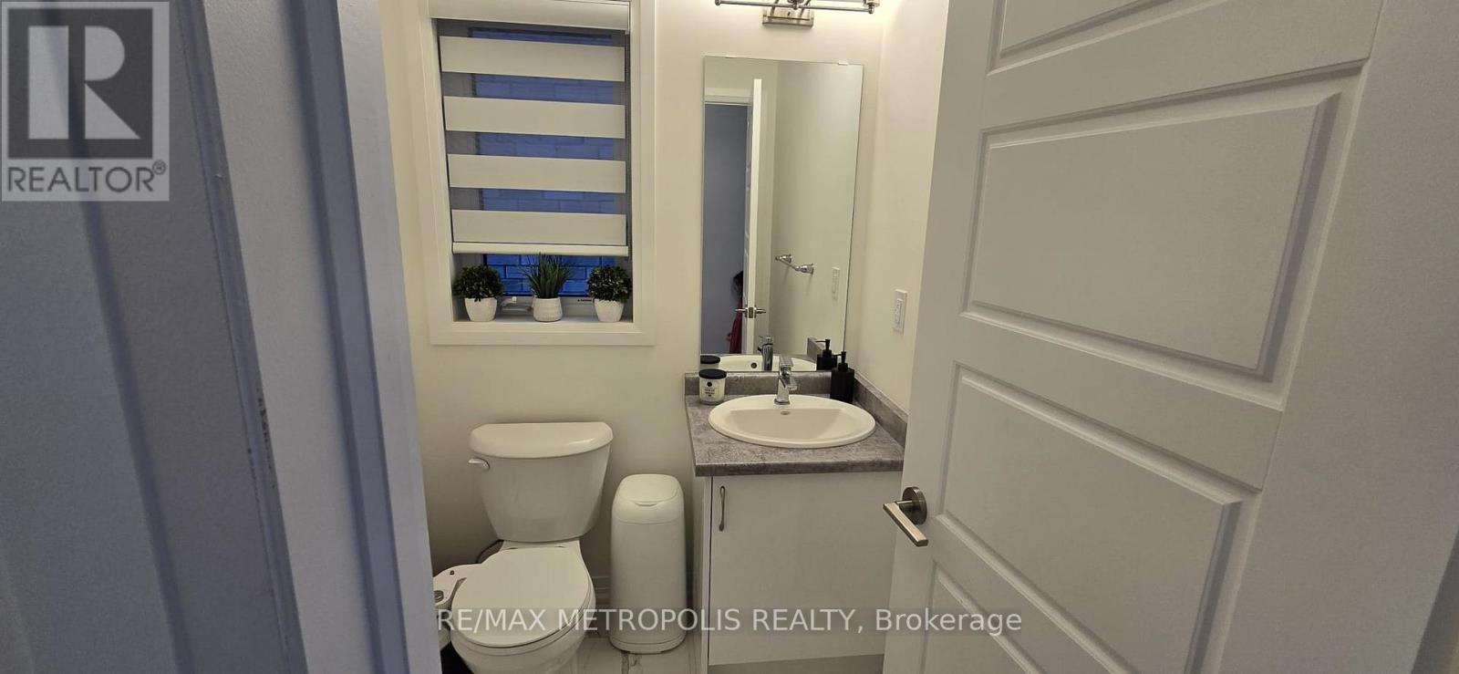 108 Hitchman Street, Brant, Ontario  N3L 0M2 - Photo 15 - X12505272