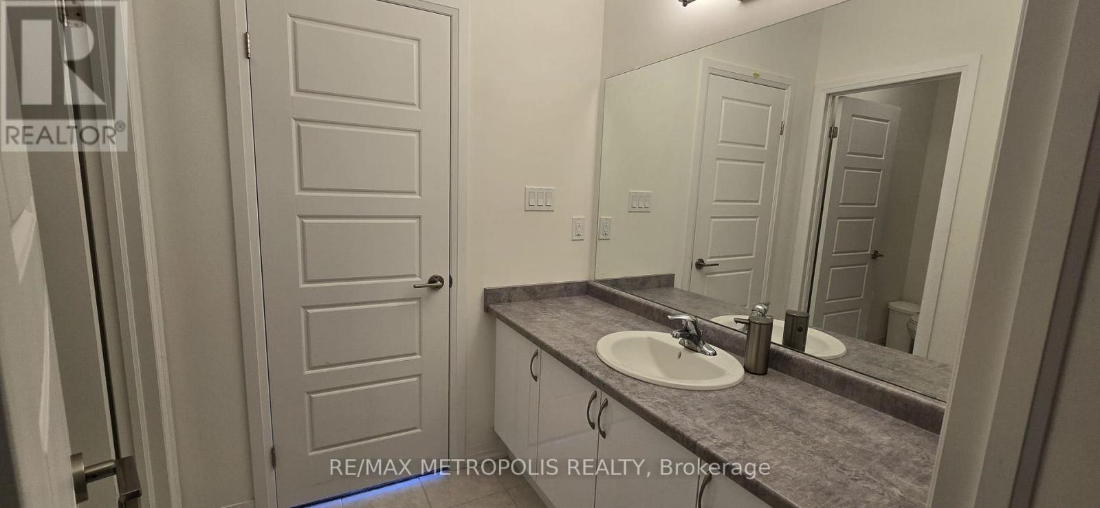 108 Hitchman Street, Brant, Ontario  N3L 0M2 - Photo 19 - X12505272