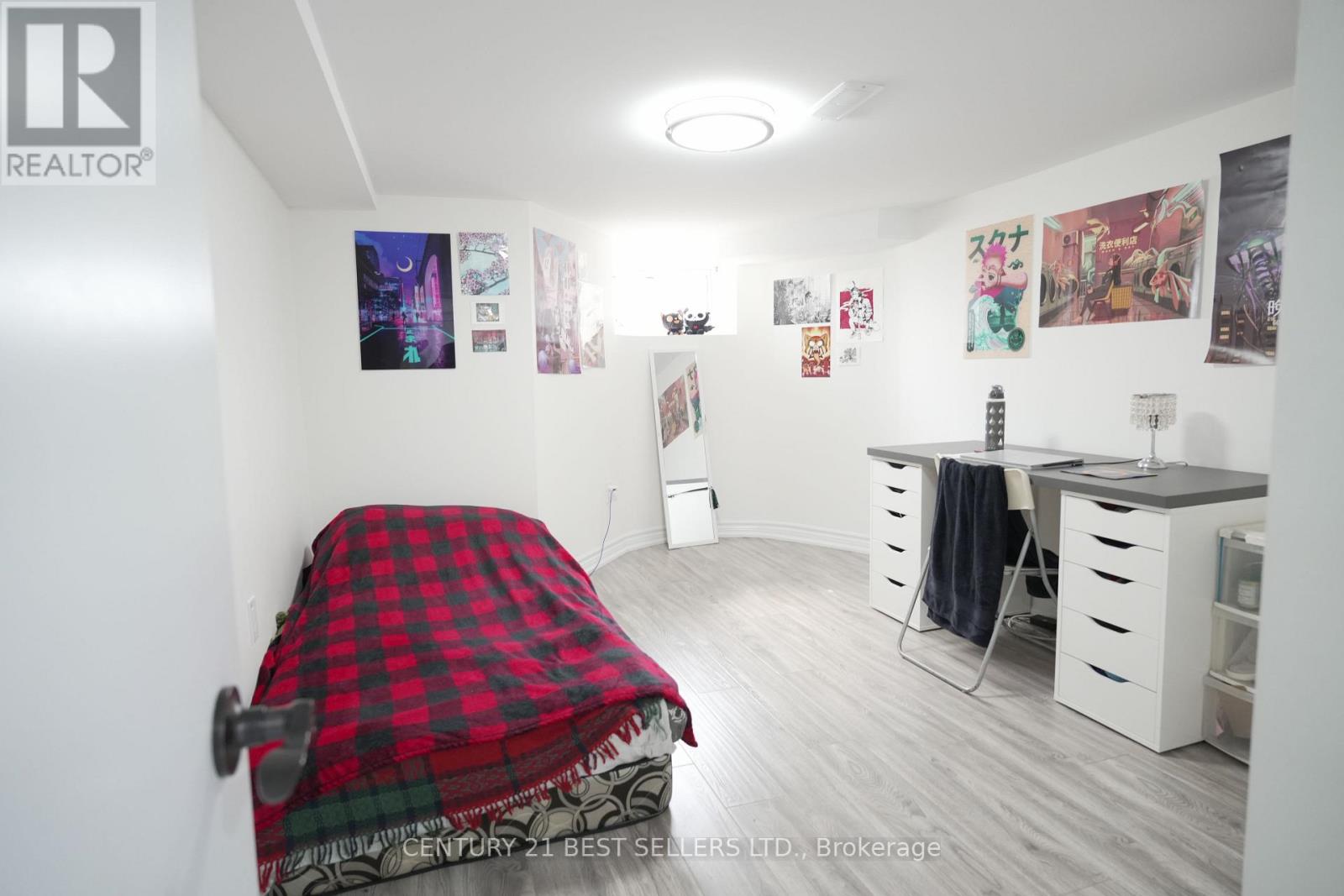 734 Dundas Street, Woodstock, Ontario  N4S 1E9 - Photo 18 - X12505300