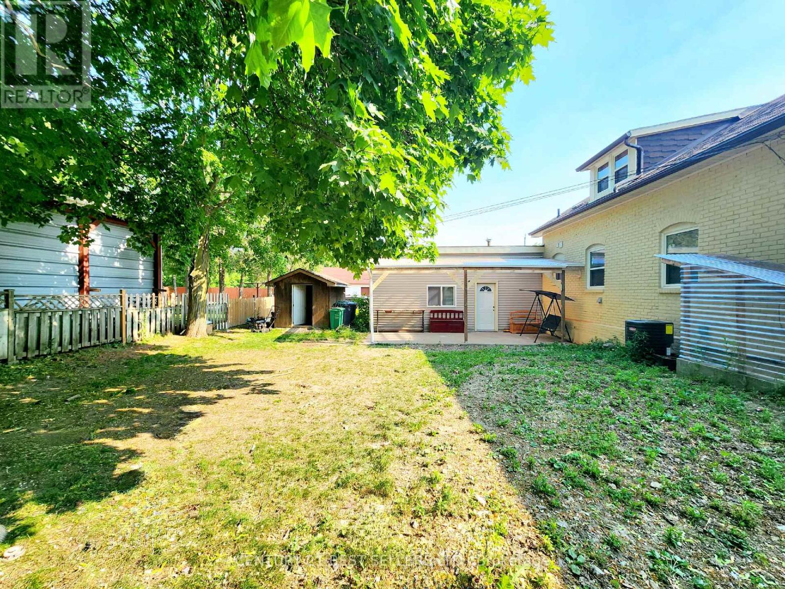 734 Dundas Street, Woodstock, Ontario  N4S 1E9 - Photo 4 - X12505300