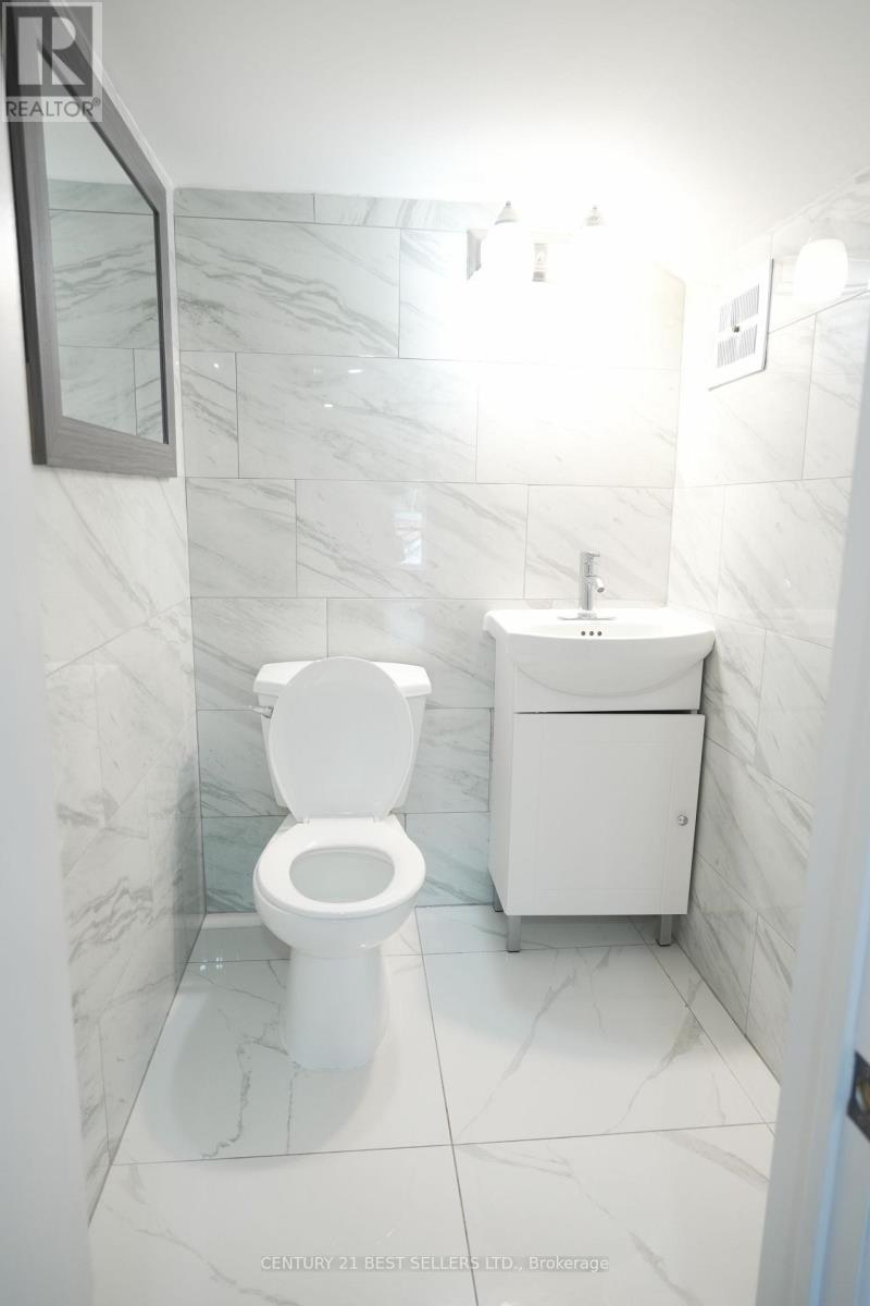 734 Dundas Street, Woodstock, Ontario  N4S 1E9 - Photo 7 - X12505300