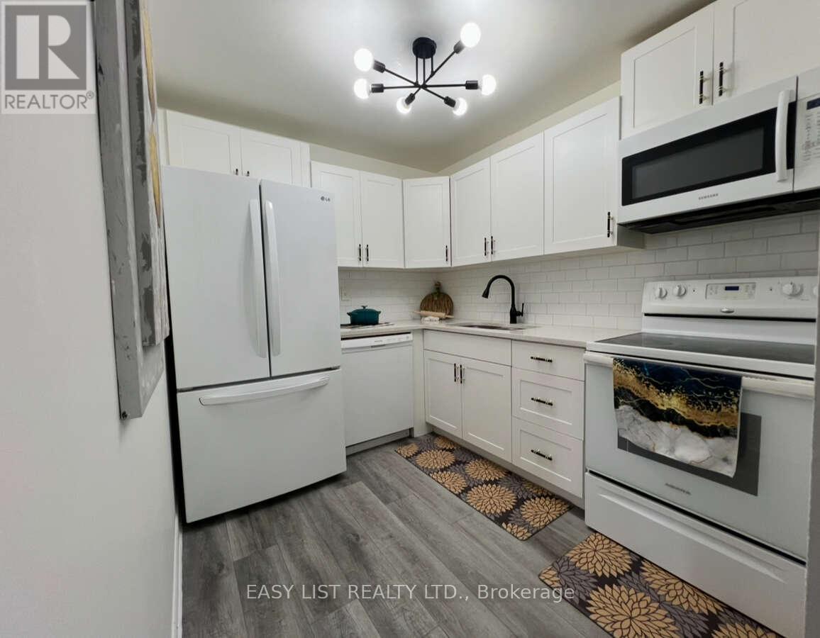 304 - 1582 Ernest Avenue, London South (South X), Ontario  N6E 2S4 - Photo 2 - X12505400