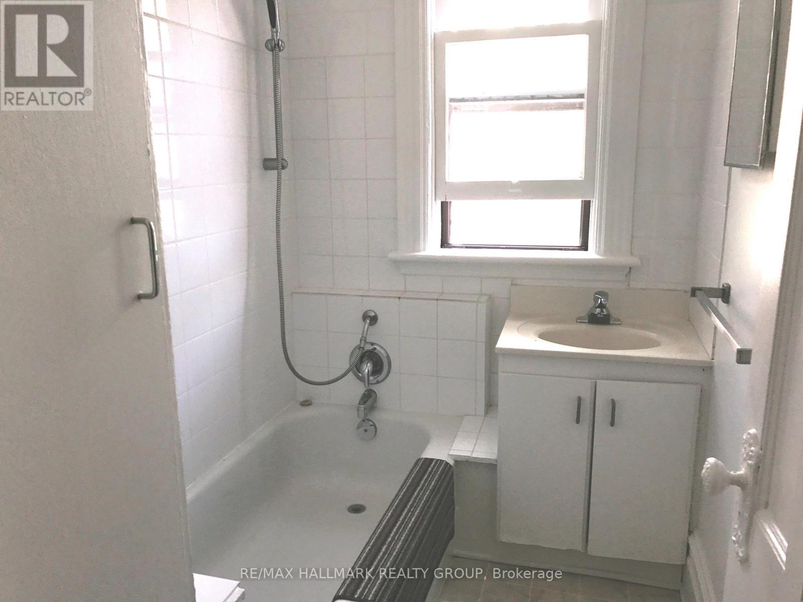 6 - 421 Lisgar Street, Ottawa, Ontario  K1R 5G9 - Photo 12 - X12505462