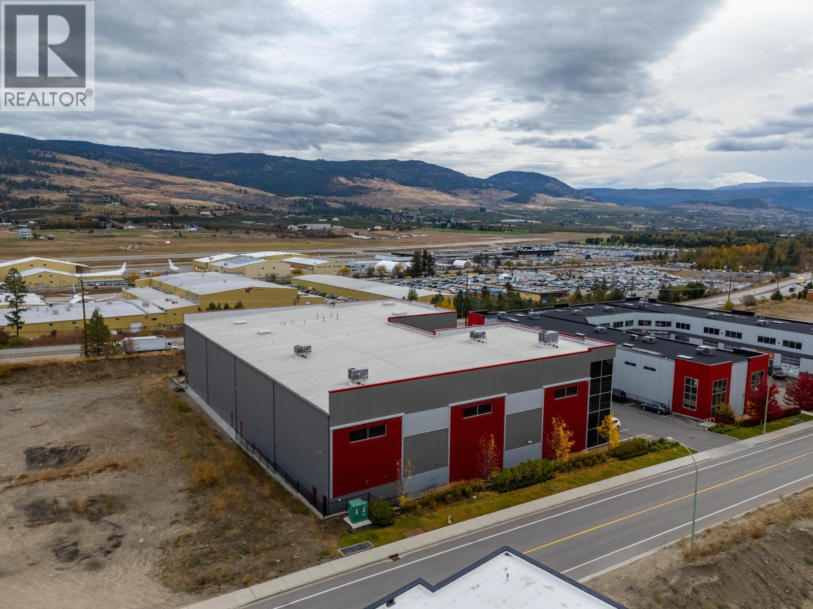 1965 Pier Mac Way, Kelowna, British Columbia