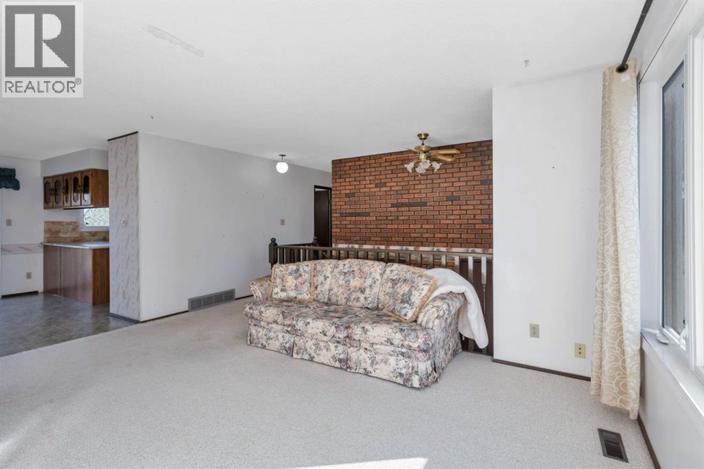 5628 55 Avenue, Rocky Mountain House, Alberta  T0M 1T4 - Photo 11 - A2262714