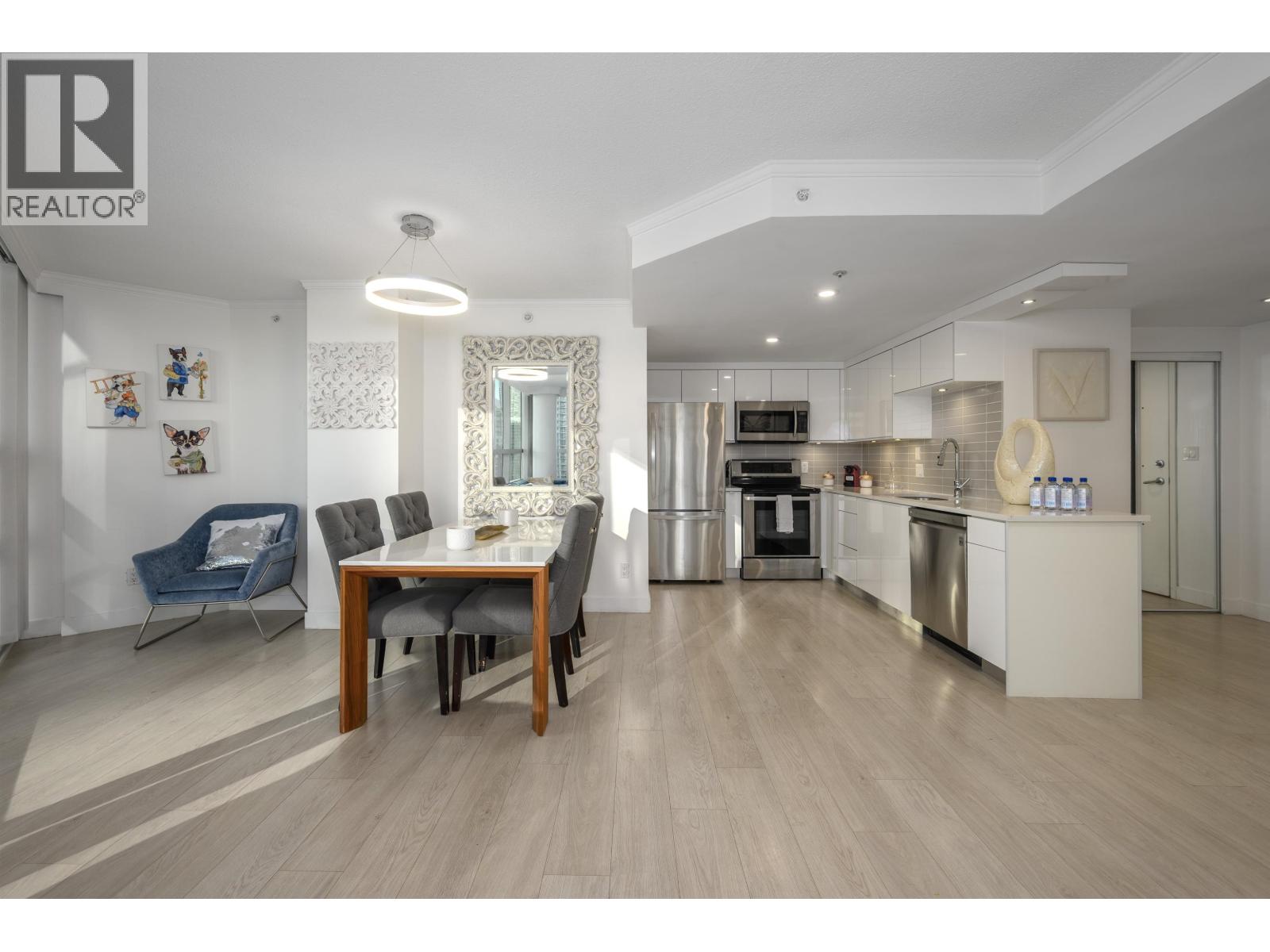 2005 1050 Burrard Street, Vancouver, British Columbia  V6Z 2R9 - Photo 10 - R3064245