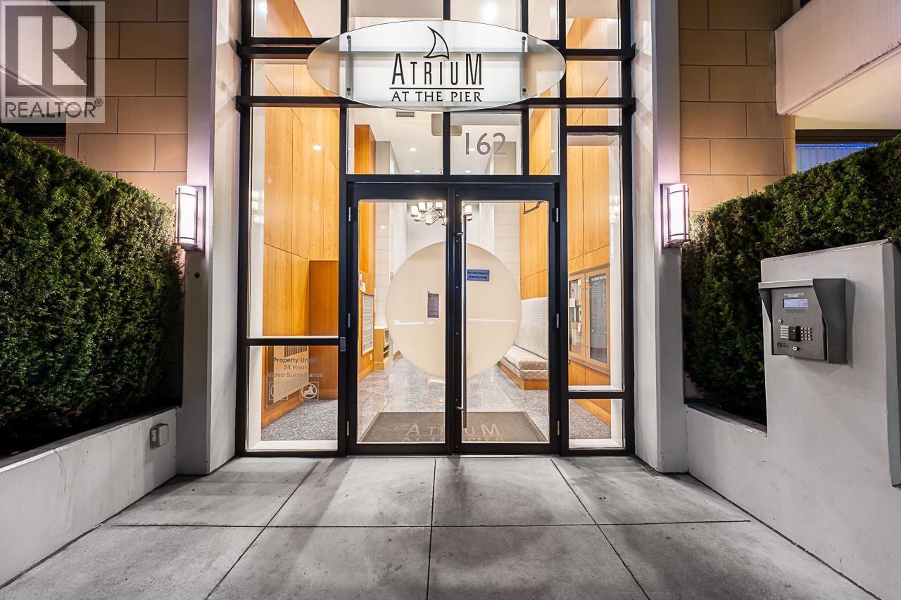 Ph3 162 Victory Ship Way, North Vancouver, British Columbia  V7L 0B4 - Photo 15 - R3064269