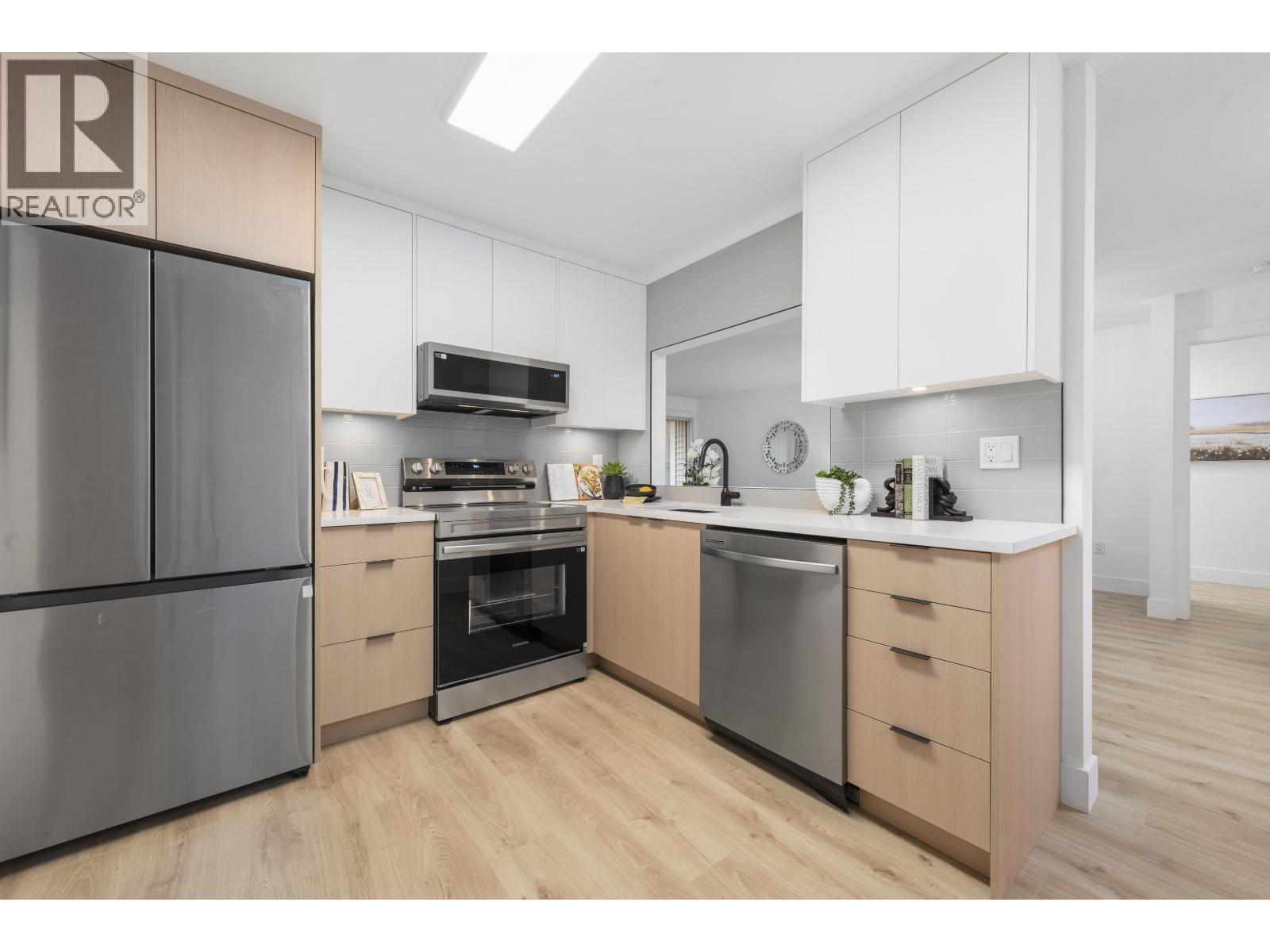 111 5350 Victory Street, Burnaby, British Columbia  V5J 1T1 - Photo 11 - R3064228