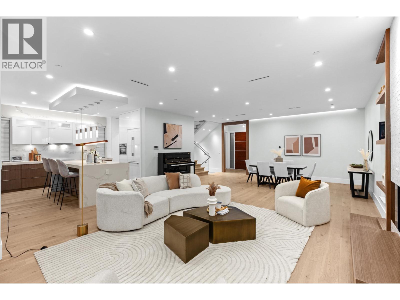 3279 Vimy Crescent, Vancouver, British Columbia V5M 4B5 - Photo 5 - R3064263