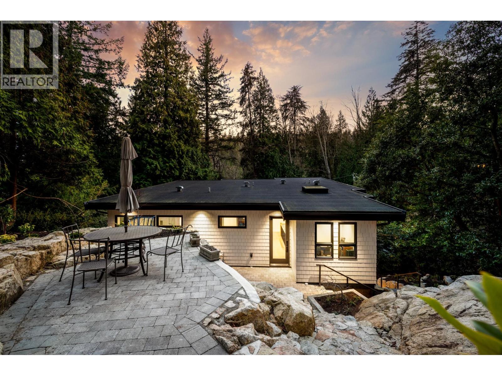 4841 The Dale, West Vancouver, British Columbia  V7W 1K2 - Photo 37 - R3064288