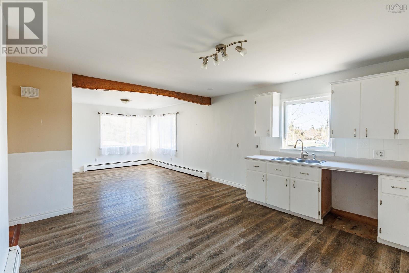 6221 1 Highway, Mavillette, Nova Scotia  B0W 2H0 - Photo 11 - 202519685