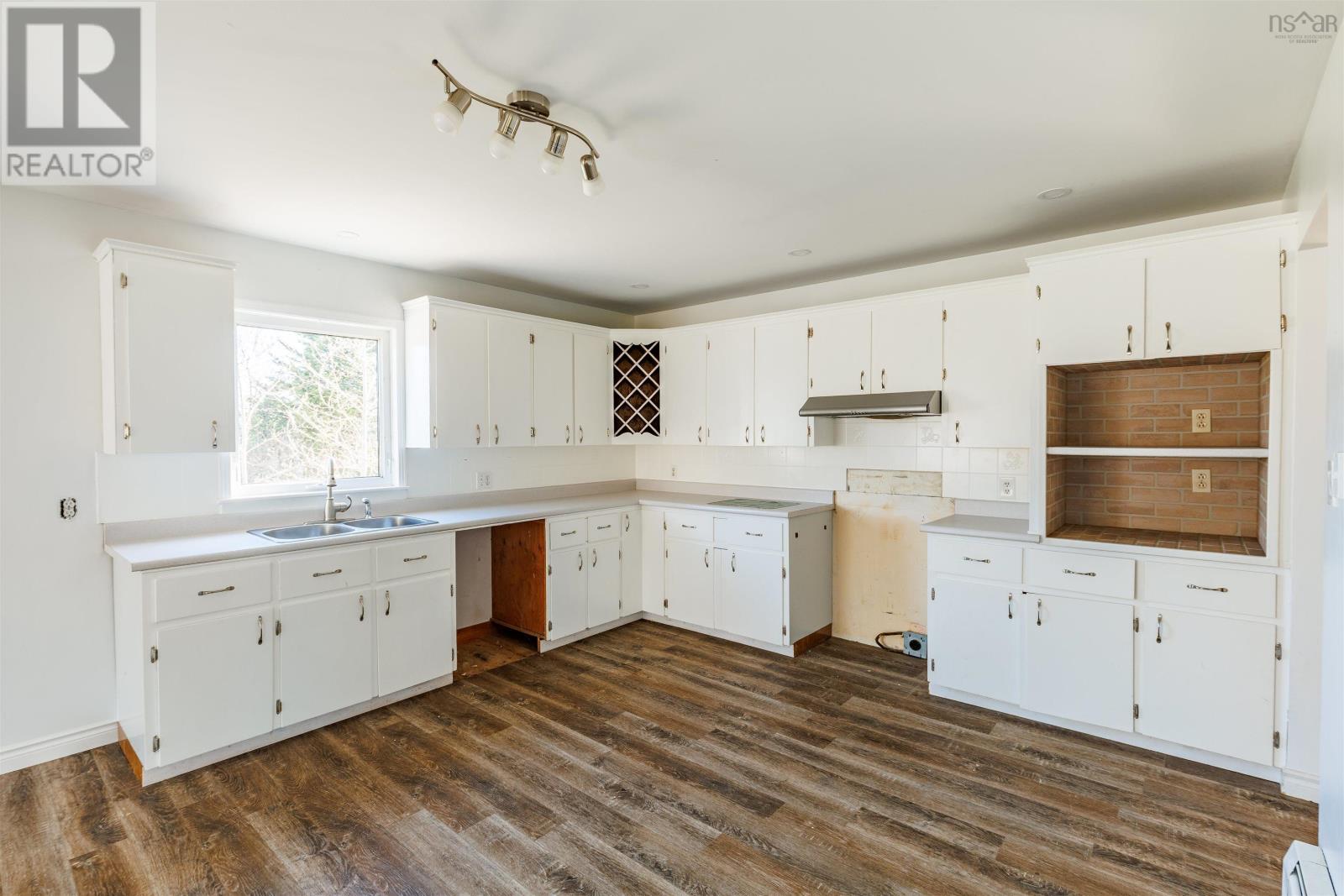 6221 1 Highway, Mavillette, Nova Scotia  B0W 2H0 - Photo 8 - 202519685