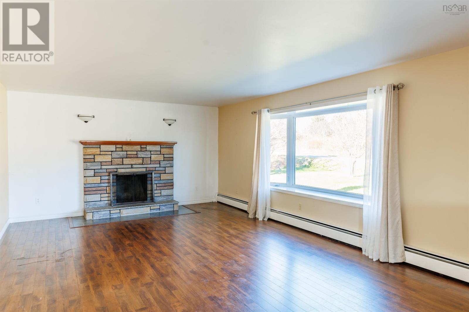 6221 1 Highway, Mavillette, Nova Scotia  B0W 2H0 - Photo 3 - 202519685