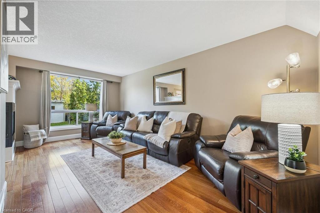 690 Coldstream Drive, Waterloo, Ontario  N2V 2J1 - Photo 3 - 40784277